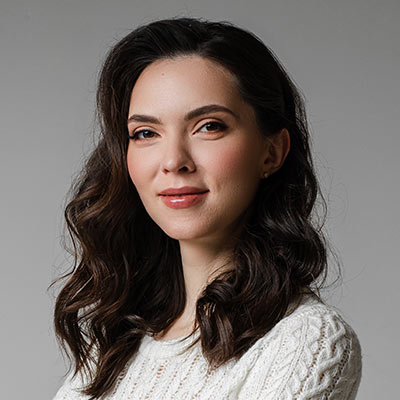 Alejandra R.